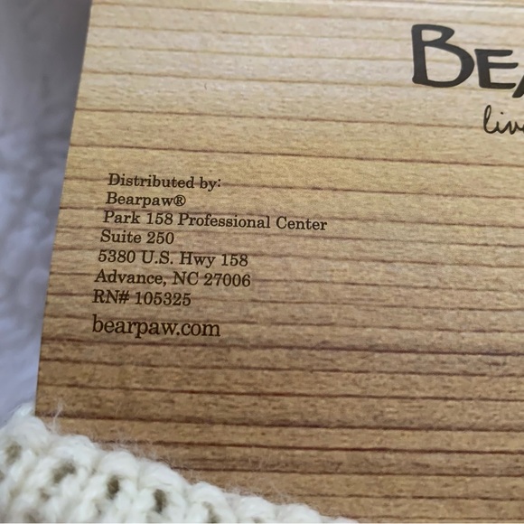 BEARPAW ladies tan 100% acrylic boot cuffs NWT one size - Picture 4 of 8